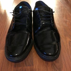 Black dress shoes
